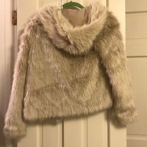 H&M Jackets & Coats - NWT H&M FAUX FUR JACKET H&M Jackets & Coats - NWT H&M FAUX FUR JACKET